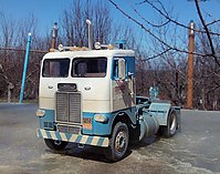 white_freightliner_004.jpg