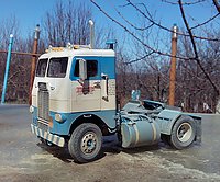 white_freightliner_005.jpg