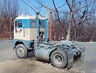 white_freightliner_007.jpg